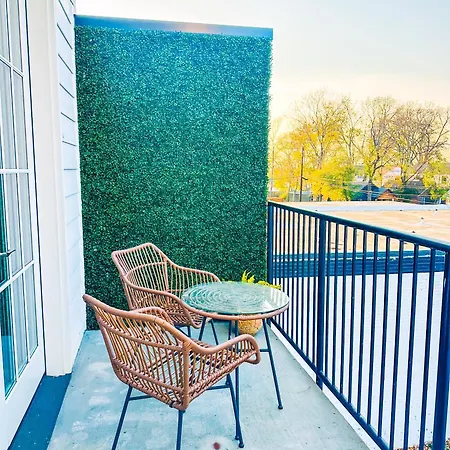 Dreaming With Dolly - Luxe Stay Near Broadway